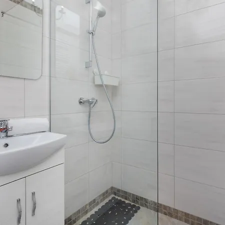 Apartment Stylish Seaside With Terrace & Parking In By Renters Jastrzebia Gora