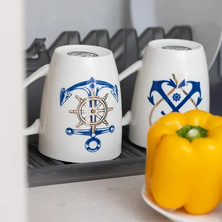 Stylish Seaside With Terrace & Parking In By Renters