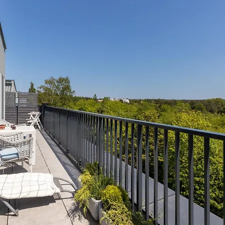 Apartamento Stylish Seaside With Terrace & Parking In By Renters