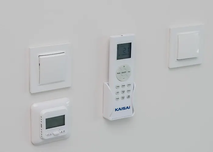 Stylish Seaside With Terrace & Parking In By Renters *