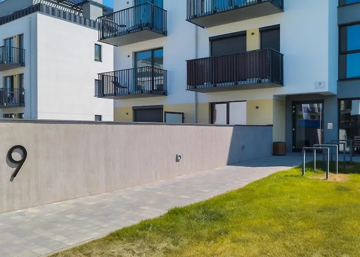 Stylish Seaside With Terrace & Parking In By Renters Jastrzębia Góra