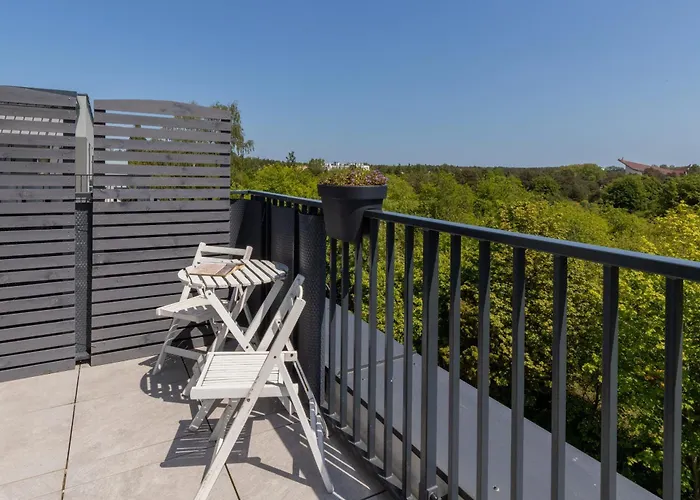 Stylish Seaside With Terrace & Parking In By Renters