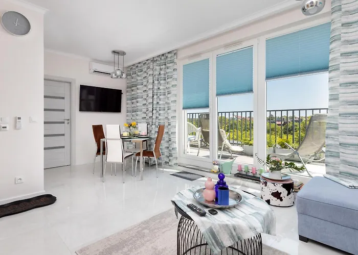 Stylish Seaside With Terrace & Parking In By Renters * Jastrzębia Góra