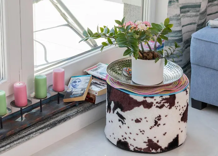 Stylish Seaside With Terrace & Parking In By Renters